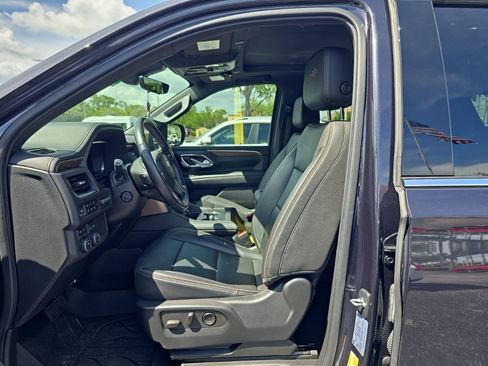 Used 2022 Chevrolet Tahoe High Country image 3