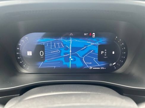 Certified 2025 Volvo XC40 B5 Plus AWD/4WD image 21
