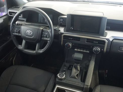 Used 2025 Toyota Tacoma SR5 AWD/4WD image 24