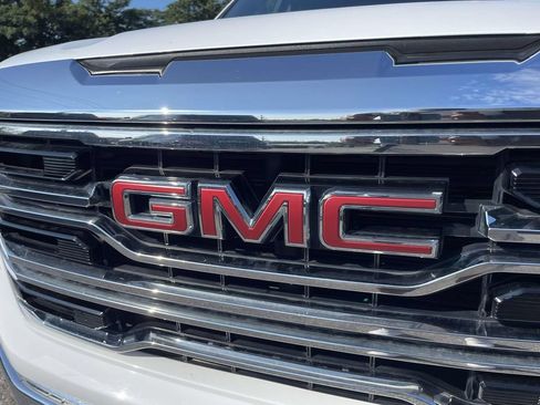Used 2025 GMC Sierra 1500 SLT RWD image 10