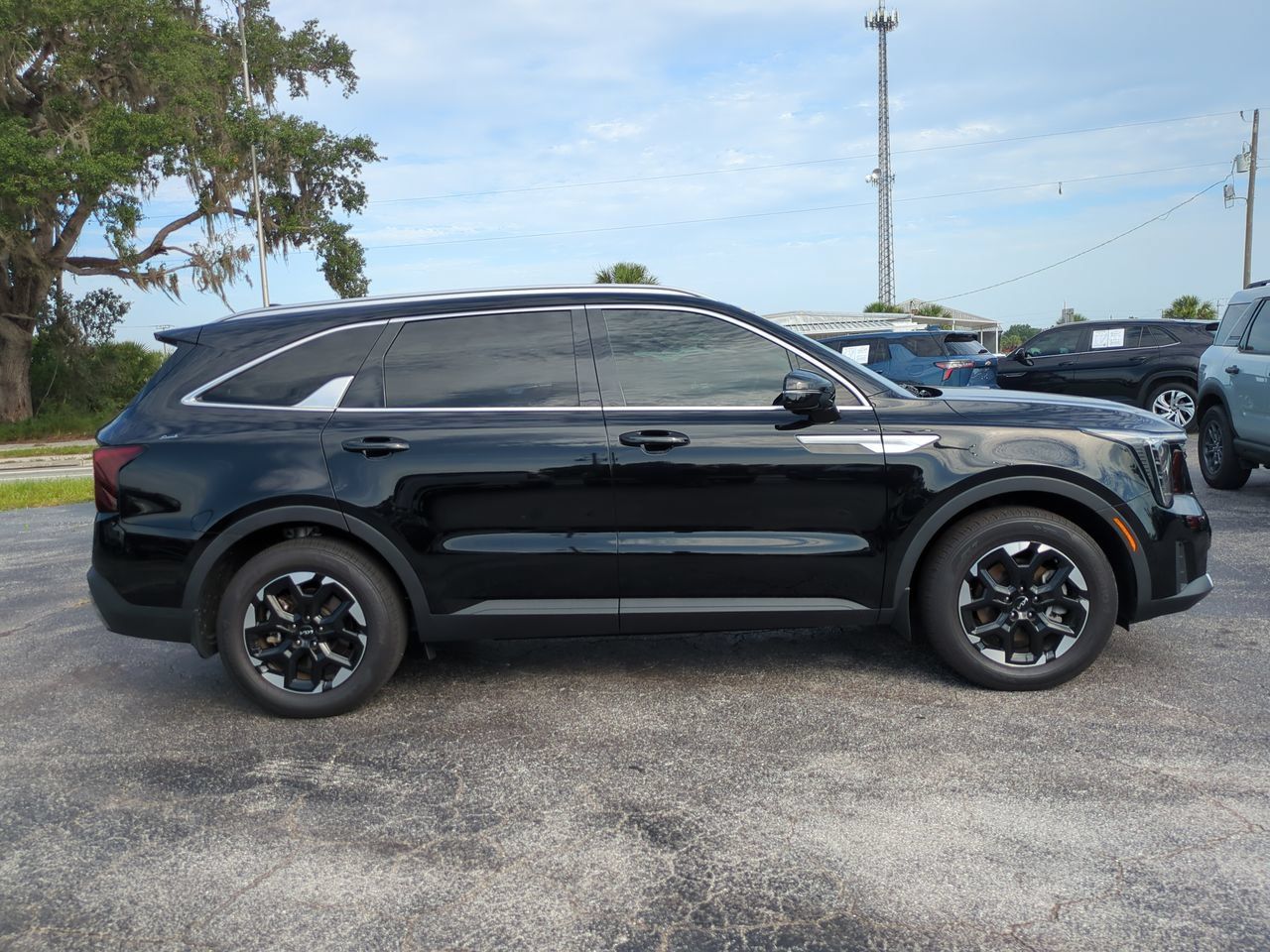 Used 2025 Kia Sorento S FWD image 3