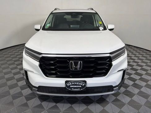 Used 2025 Honda Pilot Elite image 9