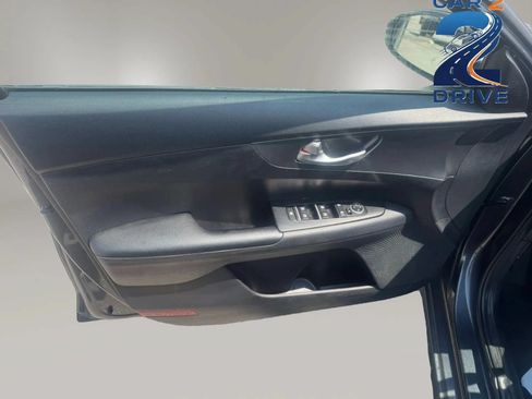 Used 2020 Kia Forte LXS FWD image 18