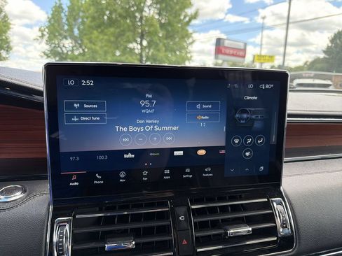 Used 2024 Lincoln Navigator Reserve AWD/4WD image 16