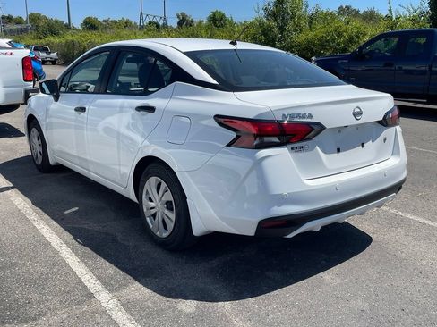 Used 2025 Nissan Versa S w/ Trunk Package FWD image 2