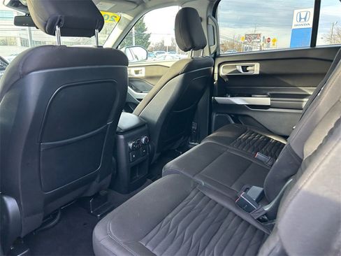 Used 2020 Ford Explorer XLT w/ Comfort Package image 22