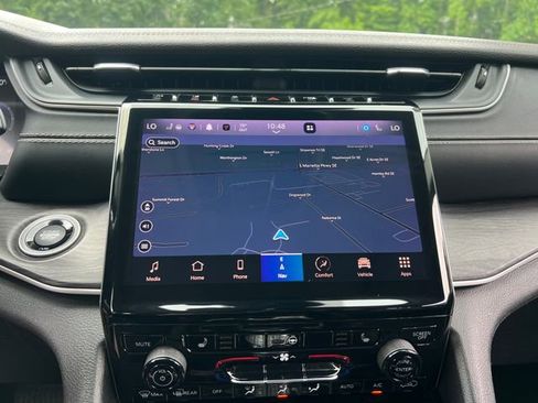 Used 2022 Jeep Grand Cherokee Limited image 27