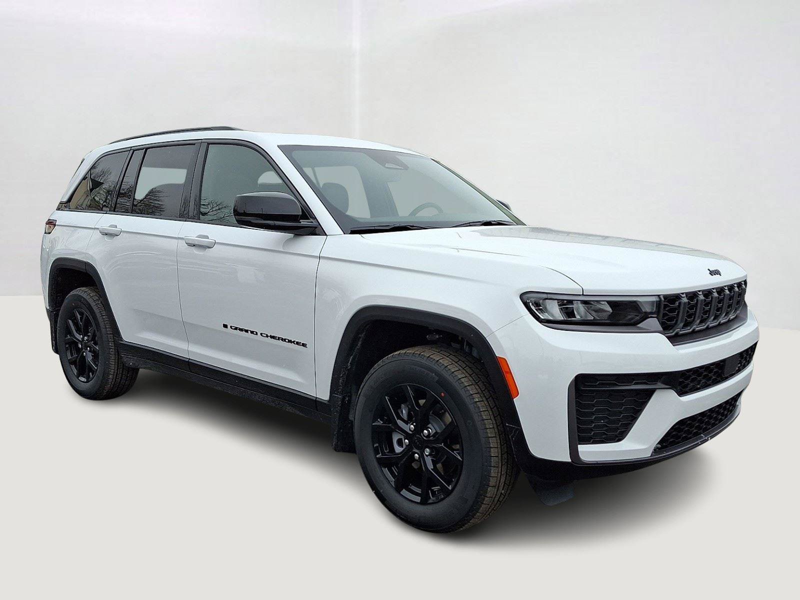 New 2026 Jeep Grand Cherokee Altitude AWD/4WD image 2