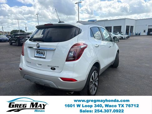 Used 2017 Buick Encore Essence FWD image 3