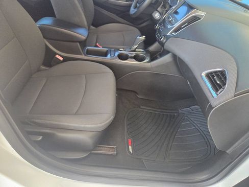 Used 2019 Chevrolet Cruze LT FWD image 22