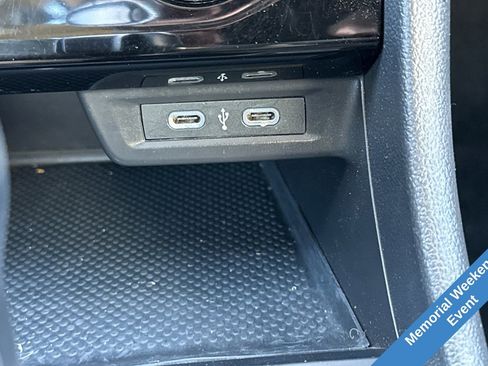 Used 2024 Volkswagen Jetta SE FWD image 32