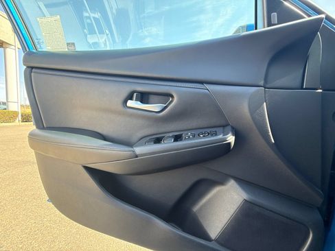 Used 2024 Nissan Sentra SV FWD image 10
