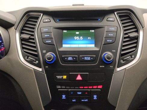 Used 2014 Hyundai Santa Fe GLS image 25