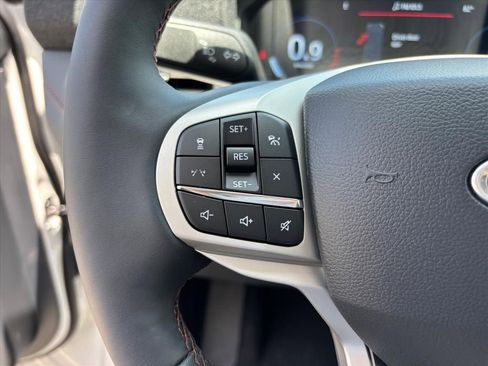 New 2026 Ford Explorer Active w/ Active Comfort Package AWD/4WD image 16