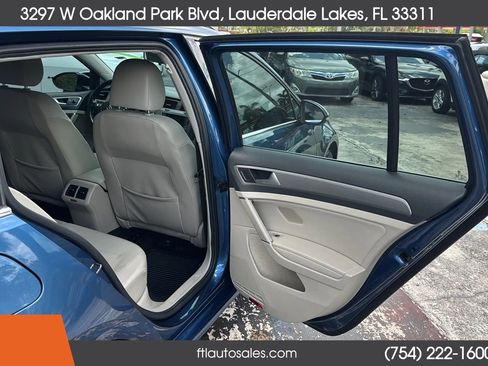 Used 2015 Volkswagen Golf TDI S FWD image 31