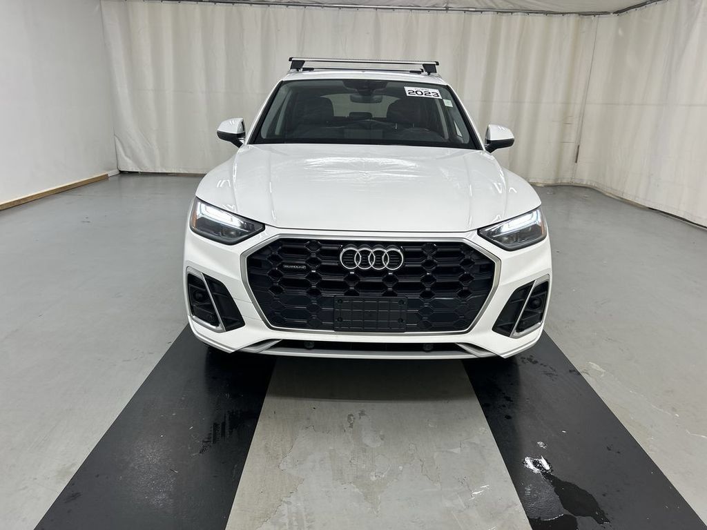 Used 2023 Audi Q5 2.0T Premium w/ Convenience Package AWD/4WD image 3
