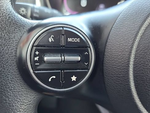 Used 2023 Kia Soul LX FWD image 18