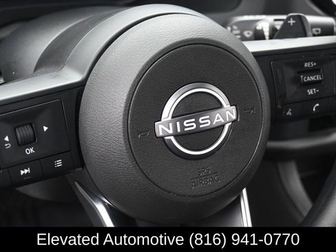 Used 2024 Nissan Pathfinder S AWD/4WD image 12