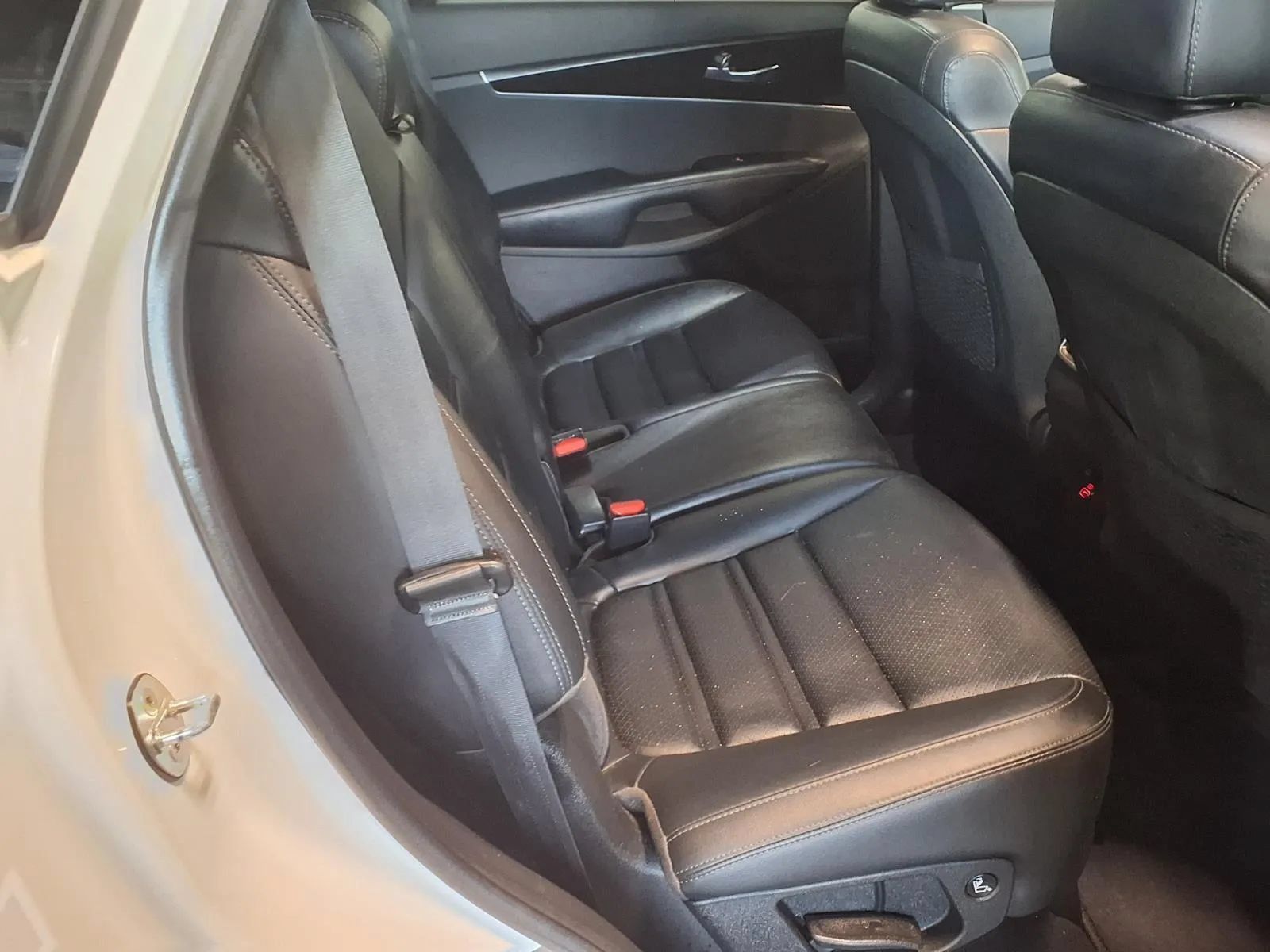 Used 2020 Kia Sorento EX FWD image 11