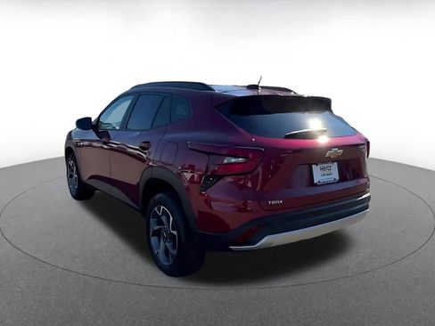 Used 2025 Chevrolet Trax LT image 11