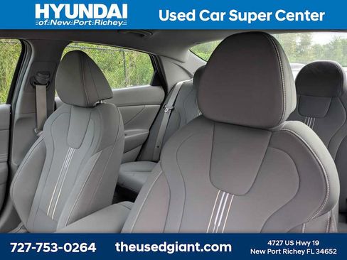 Certified 2025 Hyundai Elantra Sport FWD image 7