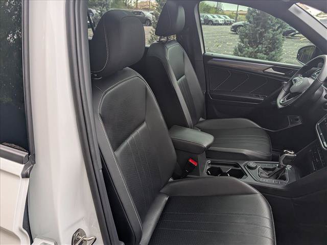 Used 2024 Volkswagen Tiguan SE R-Line AWD/4WD image 13