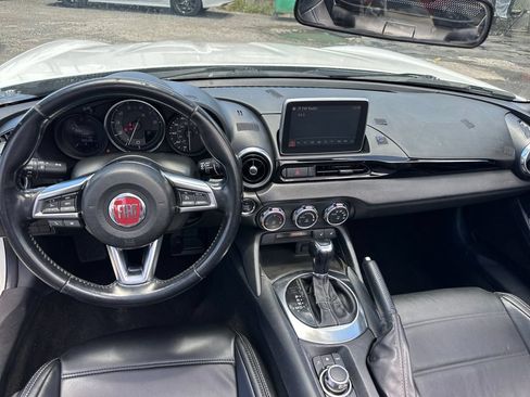 Used 2017 FIAT 124 Spider Lusso RWD image 14