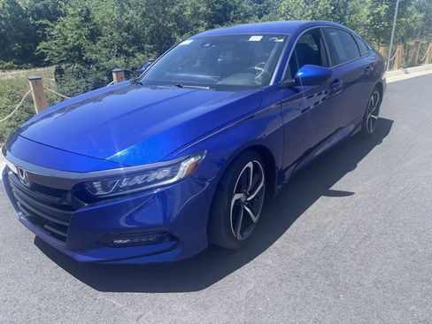 Used 2019 Honda Accord Sport image 2