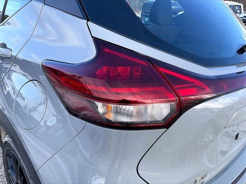 Used 2023 Nissan Kicks SV w/ Interior Electronics Package image 30