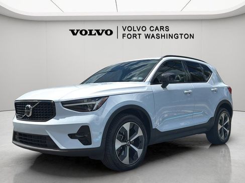 Certified 2026 Volvo XC40 B5 Plus AWD/4WD image 1