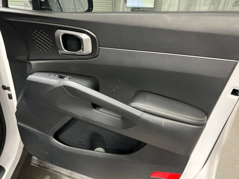 Used 2024 Kia Sorento S w/ Panoramic Sunroof Package FWD image 10