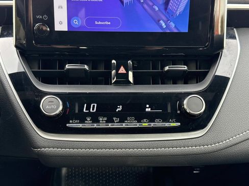 Used 2024 Toyota Corolla SE image 11