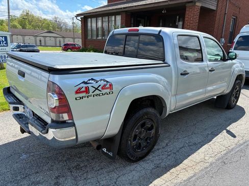 Used 2010 Toyota Tacoma 4x4 Double Cab image 4