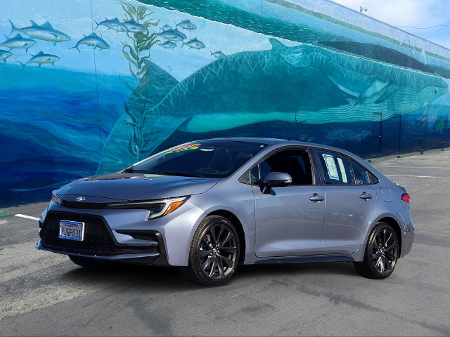 Used 2024 Toyota Corolla SE w/ SE Premium Package FWD image 3