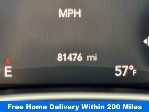 Used 2021 Chrysler Pacifica Touring-L w/ Uconnect Theater Family Group image 39