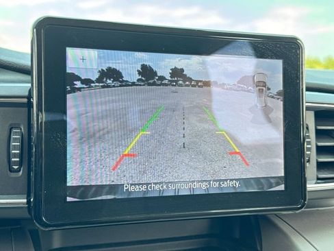 Used 2023 Ford Explorer XLT w/ Equipment Group 202A RWD image 17