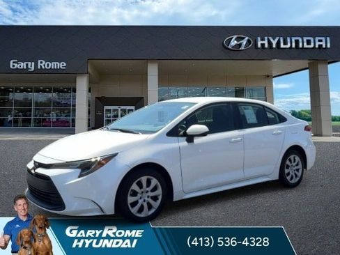 Used 2024 Toyota Corolla LE FWD image 4