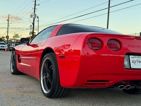 Used 2000 Chevrolet Corvette Coupe 2D w/ Roof Pkg image 21