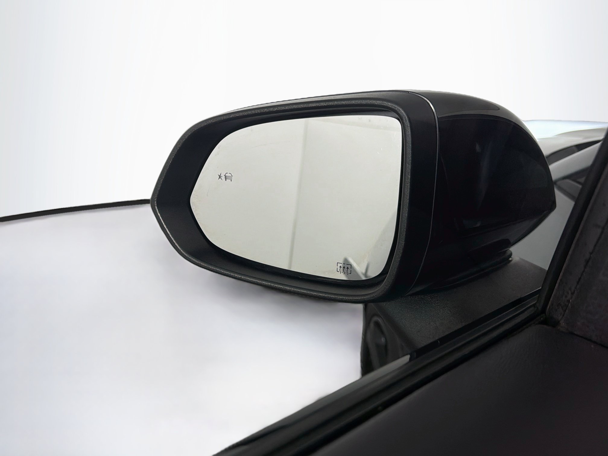 Used 2024 Chevrolet Equinox EV RS FWD image 16
