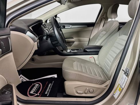 Used 2018 Ford Fusion SE FWD image 20