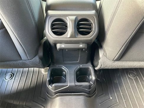 Used 2022 Jeep Gladiator Willys image 17