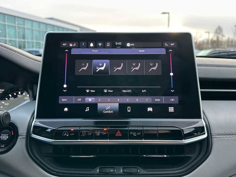 Used 2024 Jeep Compass Limited image 26