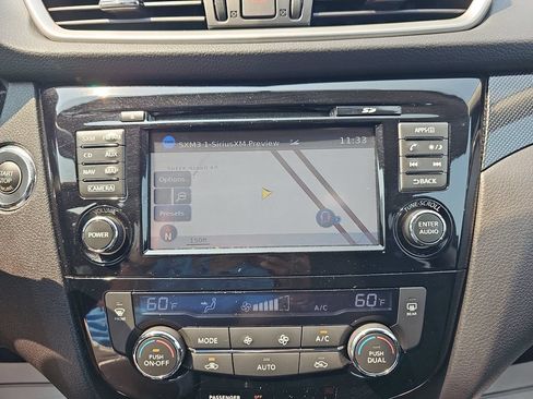 Used 2016 Nissan Rogue SL w/ SL Premium Package FWD image 22