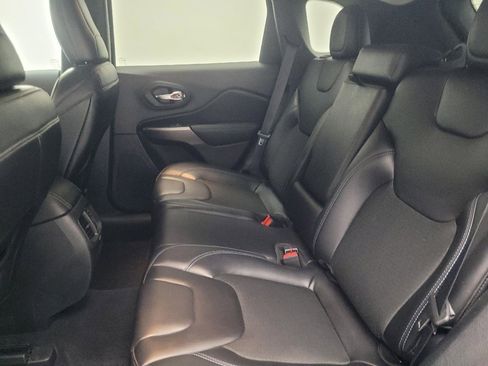 Used 2020 Jeep Cherokee Latitude Plus w/ Cold Weather Group image 18