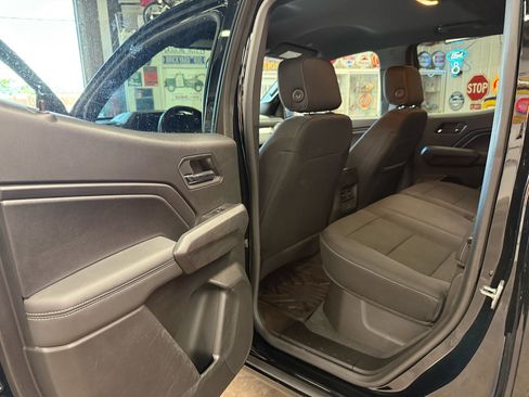 Used 2023 Chevrolet Colorado LT w/ LT Convenience Package image 19