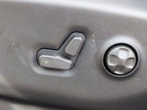 New 2026 Chrysler Pacifica Select AWD/4WD image 13