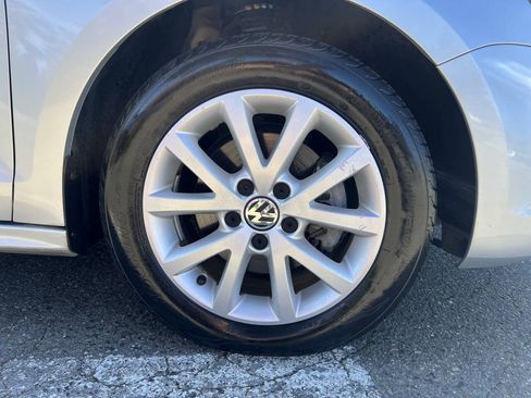 Used 2013 Volkswagen Jetta SE FWD image 25
