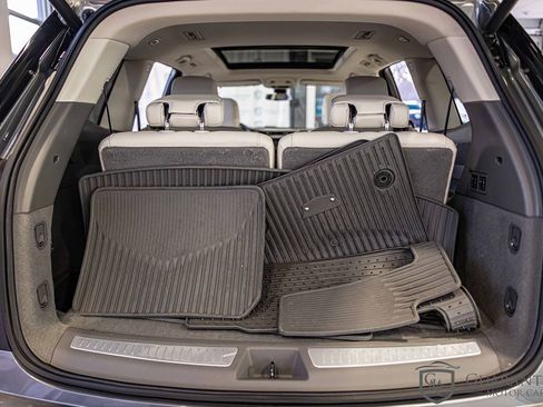 Used 2022 Cadillac XT6 Premium Luxury image 16