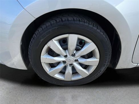 Used 2016 Toyota Corolla LE image 10