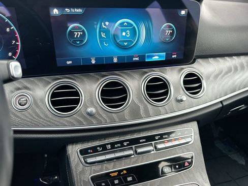 Used 2022 Mercedes-Benz E 350 Sedan image 19